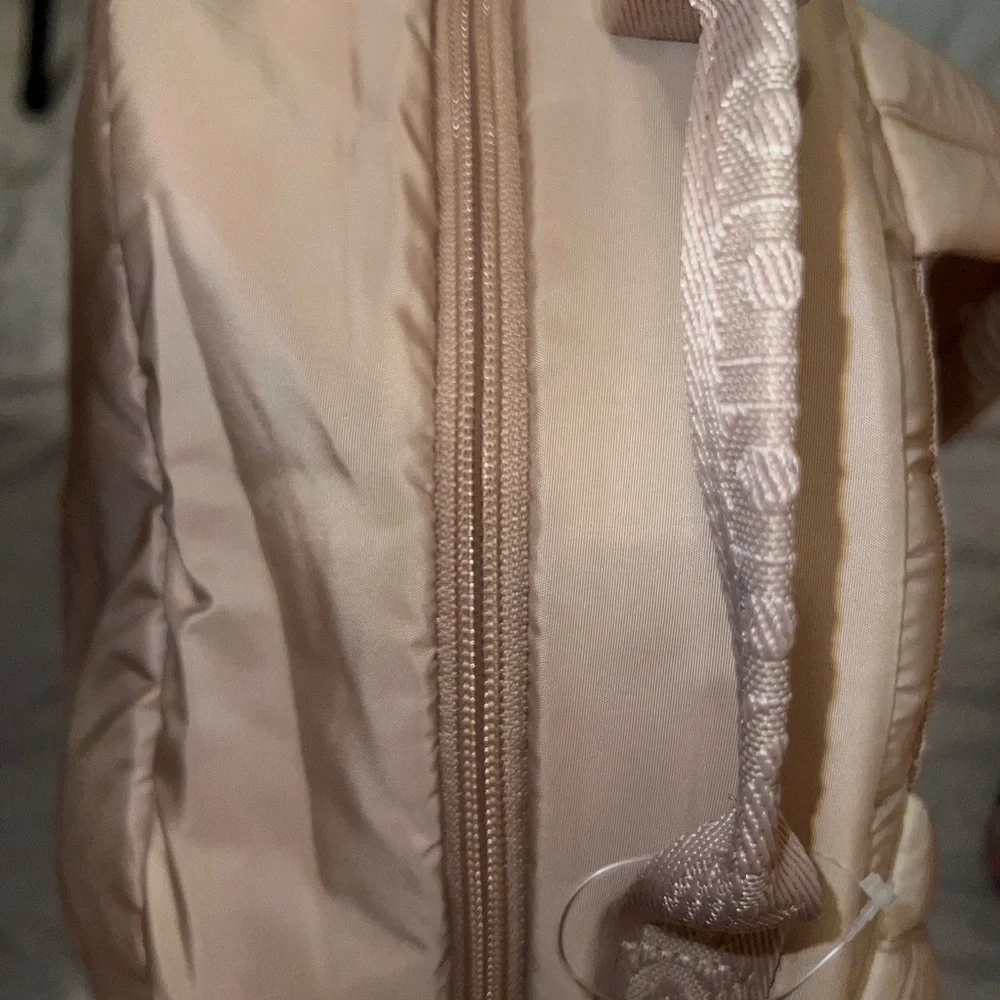 Backpack - Picture 5 of 8